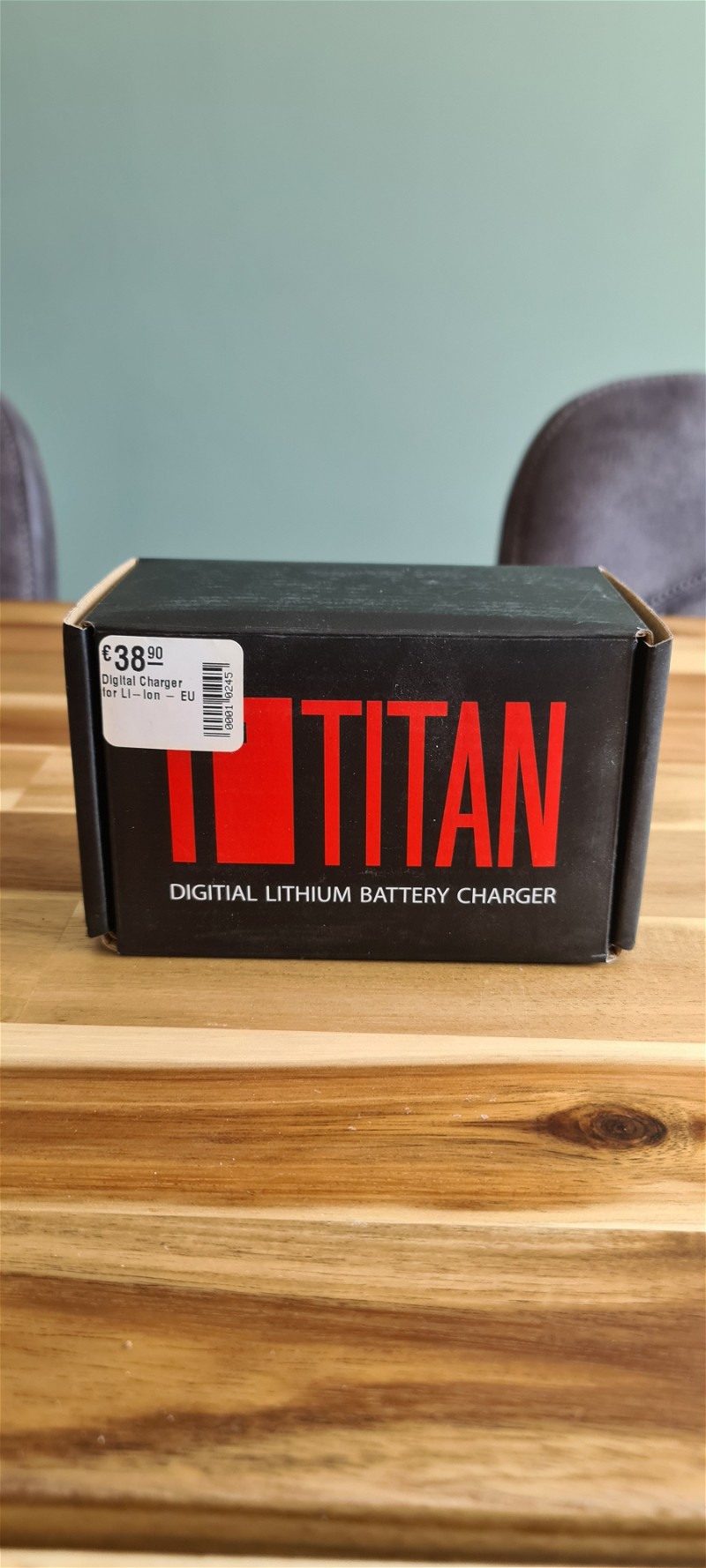 Image 1 pour TITAN DIGITAL LITHIUM BATTERY CHARGER
