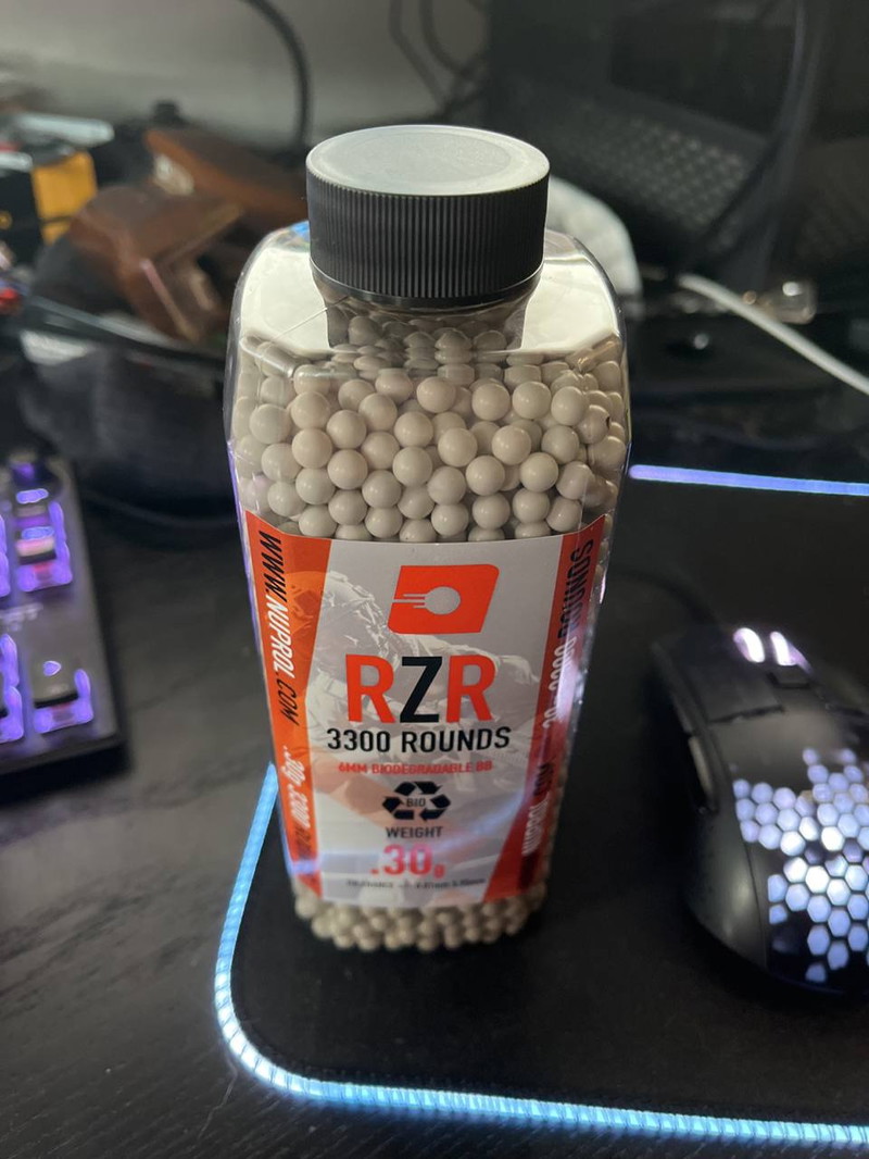 Image 1 for Nuprol Rzr 3300rounds 0.30 bio bb