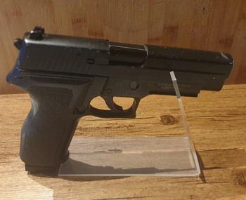 Bild 3 für P226 NITRON CALIFORNIË met F markering is een GBB co 2 versie