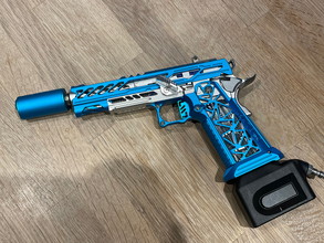 Image pour Full bleu dr black build