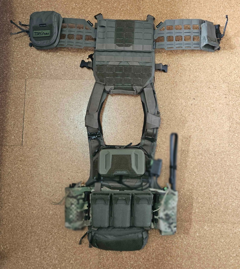 Imagen 1 de Agilite K-19 Plate Carrier & Magnetix Battle Belt Ranger Green full setup