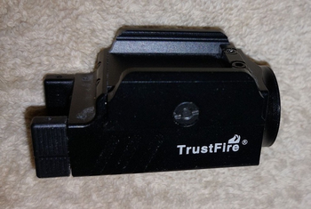 Bild 2 für Trustfire Flashligt met Weaver montage