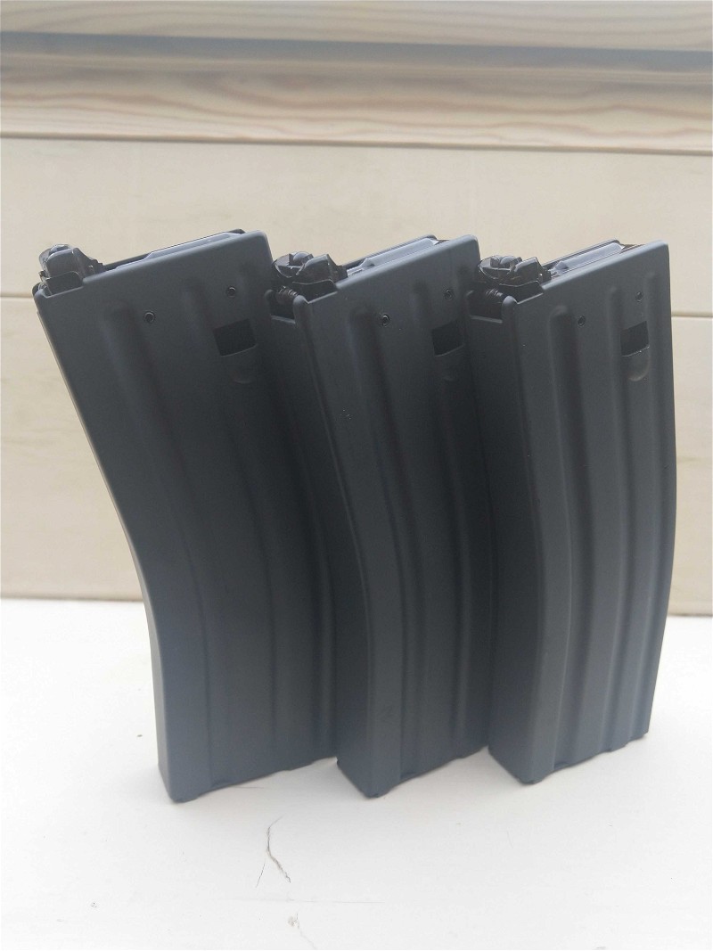 Image 1 for A&K PTW + 3 extra mags + 2 extra cilinders + batterij.
