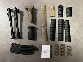 Image pour Rail covers, grips, bipod, mount ring, speedloader