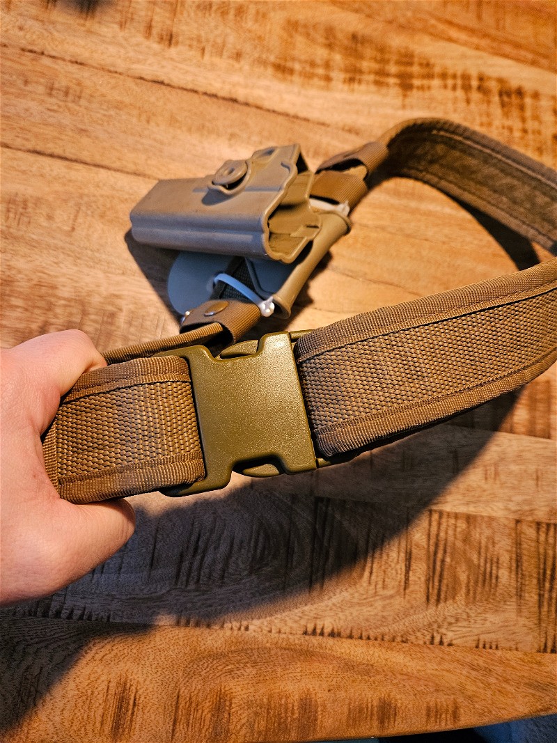 Afbeelding 1 van Koninklijke landmacht belt met holster voor glock