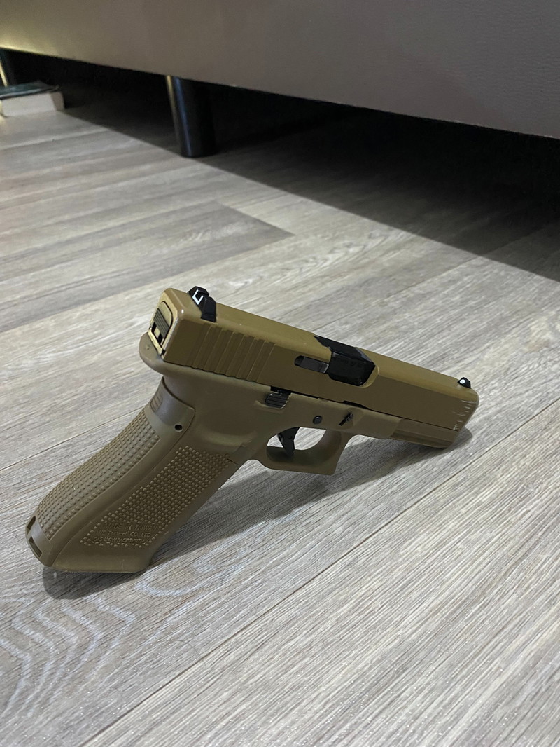 Image 1 for WE Glock 17 Gen 4 + Rode gas + Holster