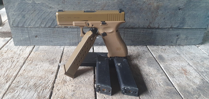 Afbeelding 1 van Umarex Glock 19x 3 mags