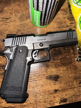 Bild für Home OPS-Tactical Hi-Capa Gas Pistol. 45 GBB Silver / Black Tokyo Marui