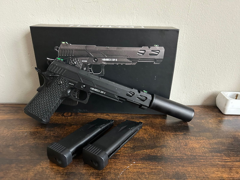 Image 1 for SSP 5 met 2 mags en silencer