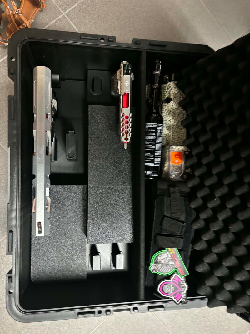 Image 1 for M4 monk + gasfles carbon  en 5 mags + baterijtje lipo