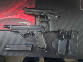 Image for 2 pistols