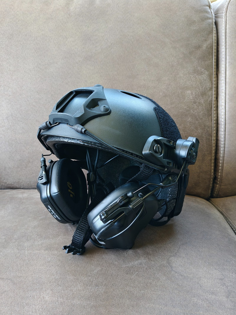 Imagen 1 de Fast Helmet met Earmor headset
