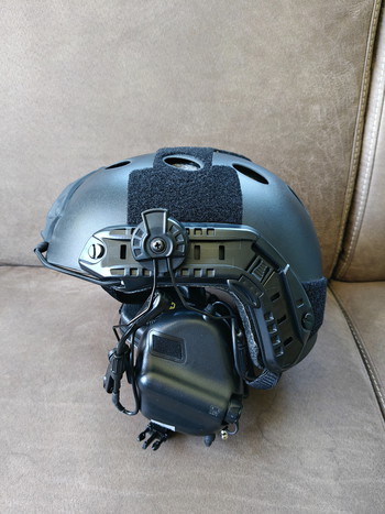 Imagen 3 de Fast Helmet met Earmor headset