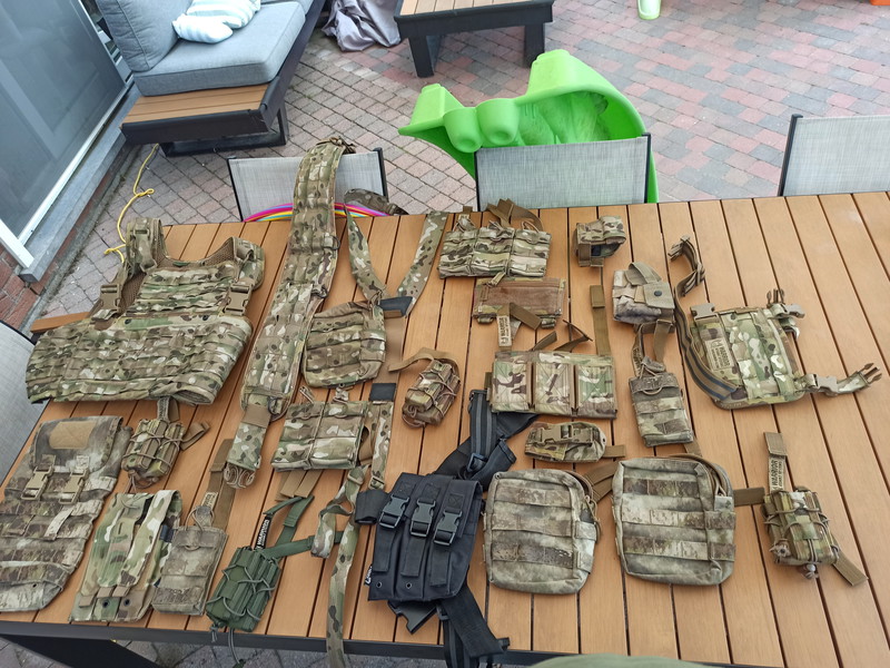 Bild 1 für Verscheidene Warrior-pouches en andere