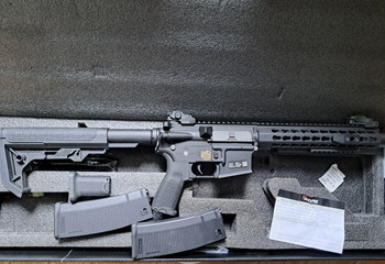 Image 4 for Specna arms EO7L carbine M4 NEW! Foregrip included
