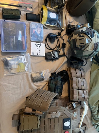 Afbeelding 2 van Großes Airsoft-/Milsim-Komplettpaket