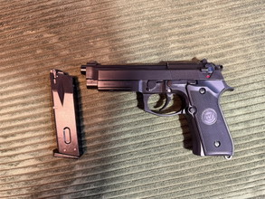 Image pour Beretta M9A1 von WE mit F Symbol