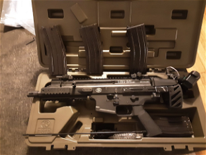 Afbeelding van Cybergun Scar-SC AEG licenced by FN Herstal inc koffer, inc Red dot, inc 4x Full metal Midcap, inc 2x lipo 7.4V