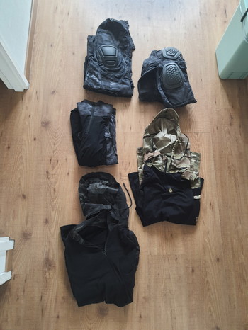 Image 5 for Diverse replica parts & gear