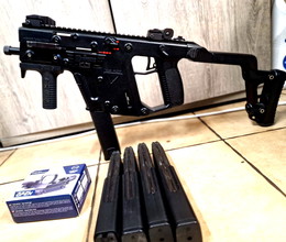 Imagen para KWA ZEER ZELDZAME KRISS VECTOR MET 5 MAGS IN PERFECTE STAAT