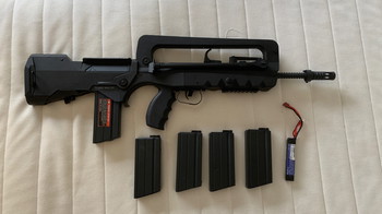 Afbeelding 2 van Cybergun FAMAS