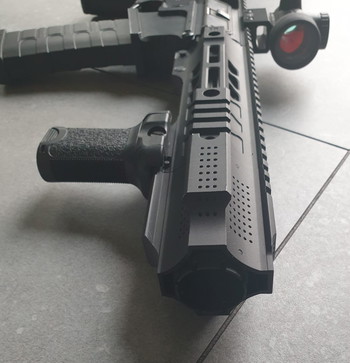 Afbeelding 4 van ARP 556 with SAI handguard en trijicon red dot nieuw in doos