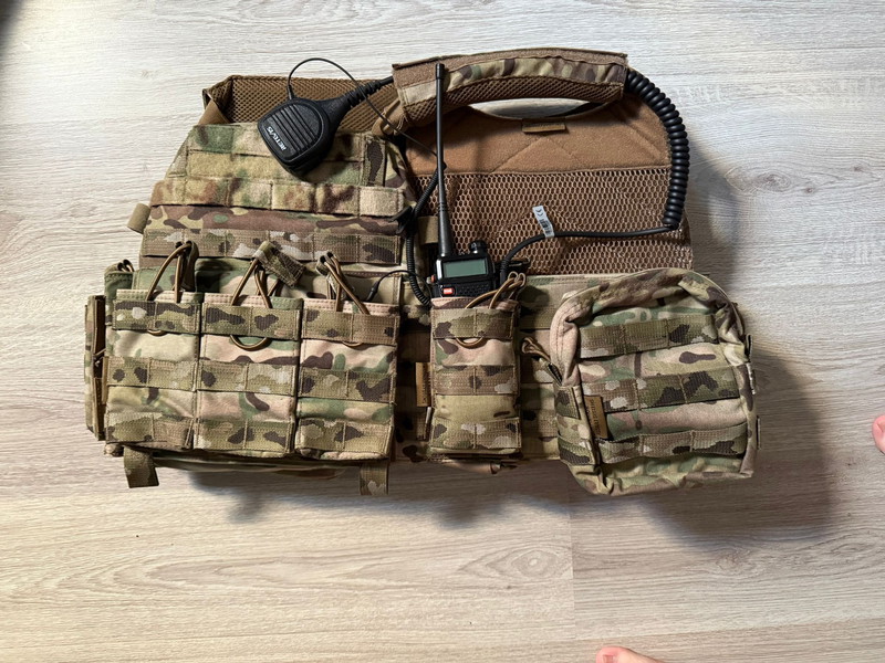 Imagen 1 de Warrior Assault Systems DCS 5.56 + boafeng uv-5r, spreeksleutel en oortje ZGAN