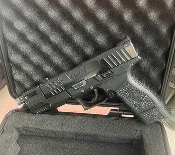 Imagen 4 de ICS BLE-XMK Mark X GBB pistol met wat upgrades, 3 mags en koffertje.