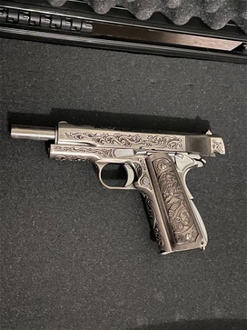 Afbeelding 2 van M1911 Full Metal GBB Versierde Drug Lord replica