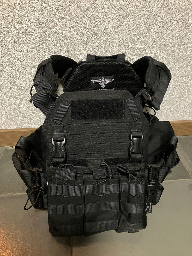 Afbeelding 1 van Plate Carrier Invader Gear Reaper QRB Black + Extra pouches | Nieuw | Ongebruikt