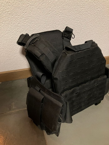 Afbeelding 2 van Plate Carrier Invader Gear Reaper QRB Black + Extra pouches | Nieuw | Ongebruikt