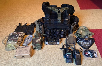 Image pour Plate carrier, glasses & extra gear