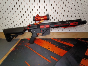 Bild 2 für Colt Cybergun M4 Blast Red Fox met M4A Pro Hopup én Red dot scope