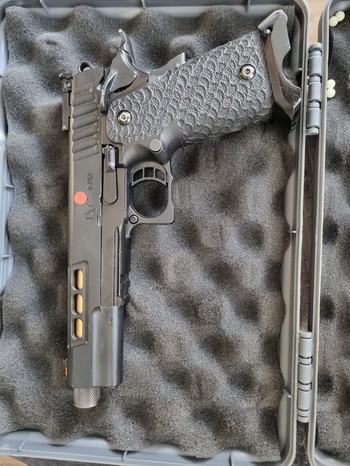Afbeelding 2 van EMG / STI INTERNATIONAL DVC 3-GUN 2011