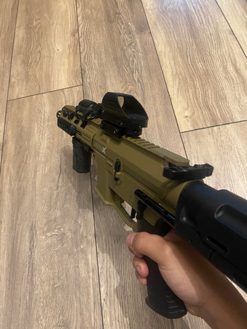 Image 2 for Battle X PDW lancer tactical te koop met upgrades. Let op! Charging handle spring is kapot, heeft verder geen effect op performance van de gun