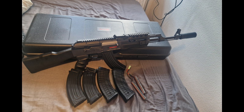 Afbeelding 1 van Cyma AK 0.028 + batterij+ 5 mags