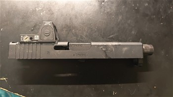 Afbeelding 2 van Bomber CNC Aluminum Glock19 Gen4 MOS Slide + RMR set