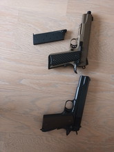 Afbeelding van Twee 1911 GBB en maar 1 magazijn