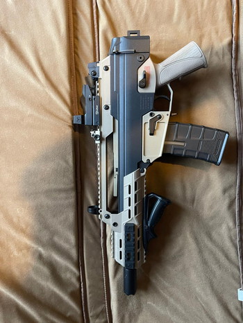 Image 4 for ICS G33F two tone inclusief 2 batterijen en magazijn