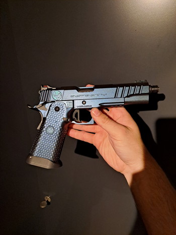 Imagen 2 de Full custom cerakoted 5.1 sighttracker hi capa