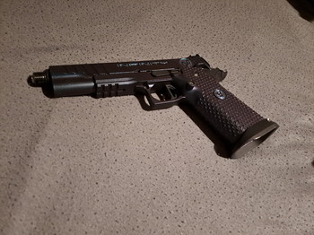 Imagen 5 de Full custom cerakoted 5.1 sighttracker hi capa