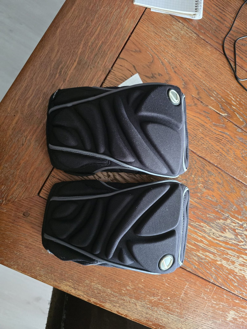 Image 1 for Dye performance knee pads. Maat S