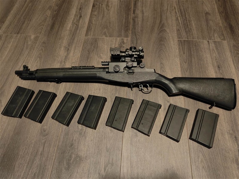 Afbeelding 1 van M14 with upgrades, mags and scope