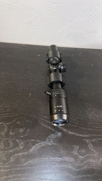 Afbeelding 2 van Victoptics 1-4x20 scope + 3D geprinten scope mount