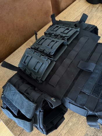 Image 2 for Invadergear plate carrier met plates, taco pouches en pistol mag pouches