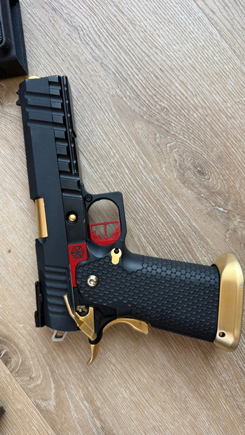 Imagen 5 de Hi-Capa set Semi-Auto & Full Auto switch.