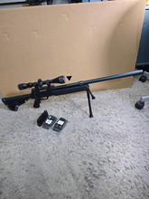Image for Sniper met kijker, bipot en extra mag's