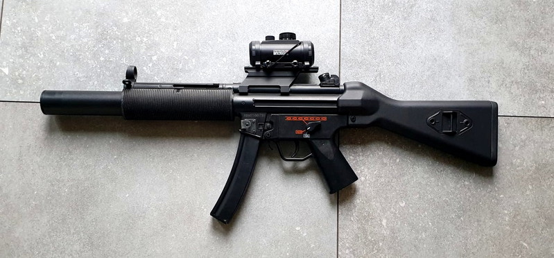 Image 1 pour ICS CES SD5  mp5 met railverhoger en red dot