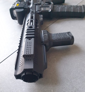 Image 5 pour ARP 556 met sai handguard en eotech set ( new in the box )