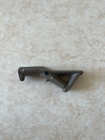 Imagen 2 de Angled Fore Grip (Tan)